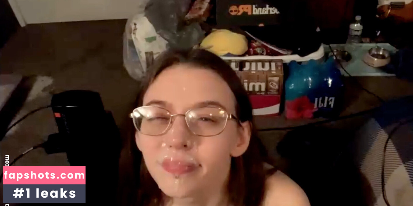 astriddabomb gallery photo #5