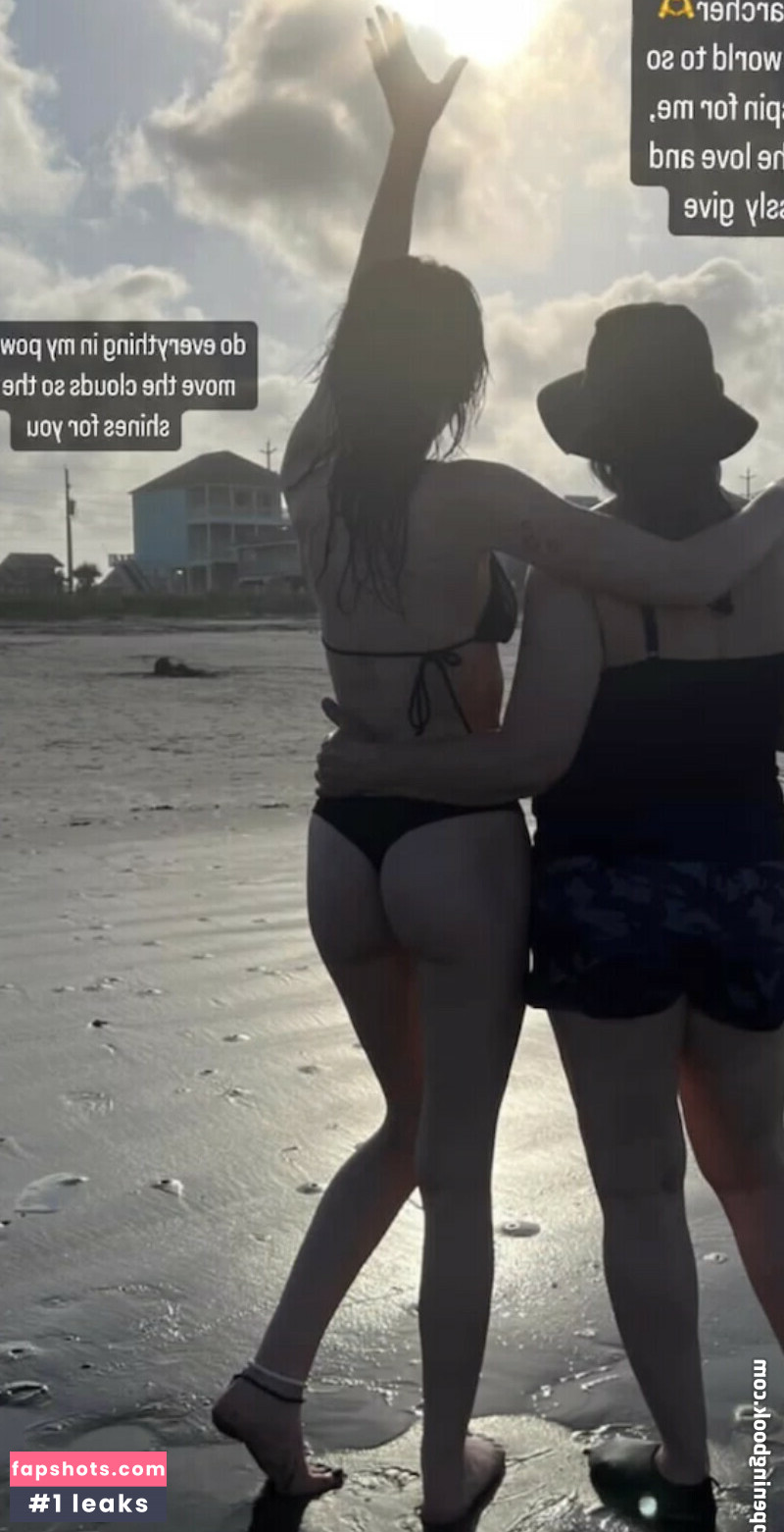 Astrouxx gallery photo #30