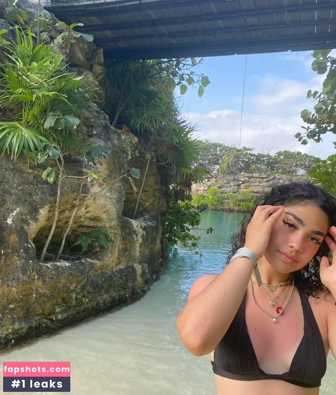 Athena Mansour gallery photo #13