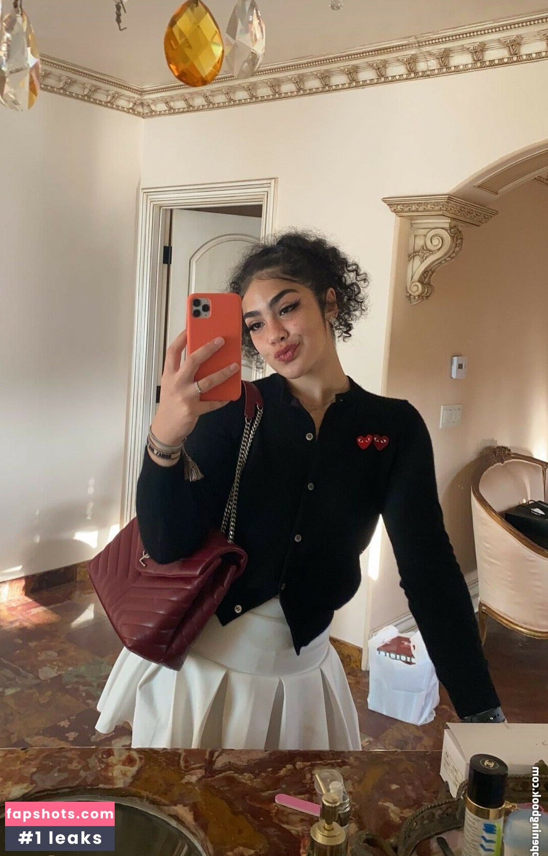 Athena Mansour gallery photo #17