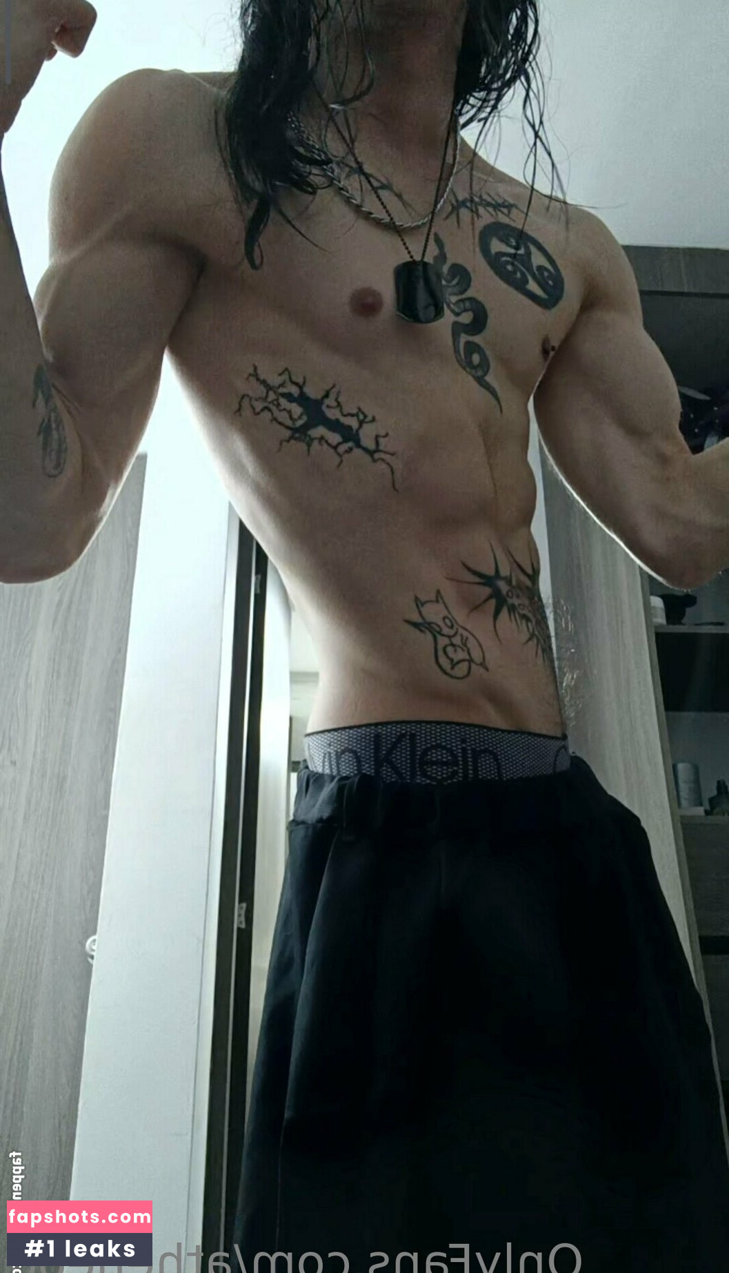 atheneoo nude babe gallery