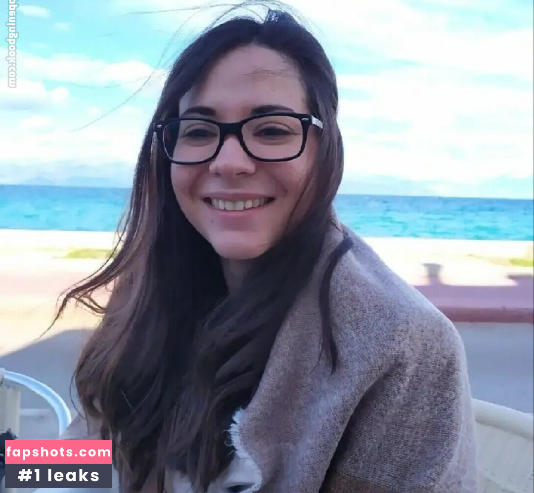 Athina Vraka gallery photo #2