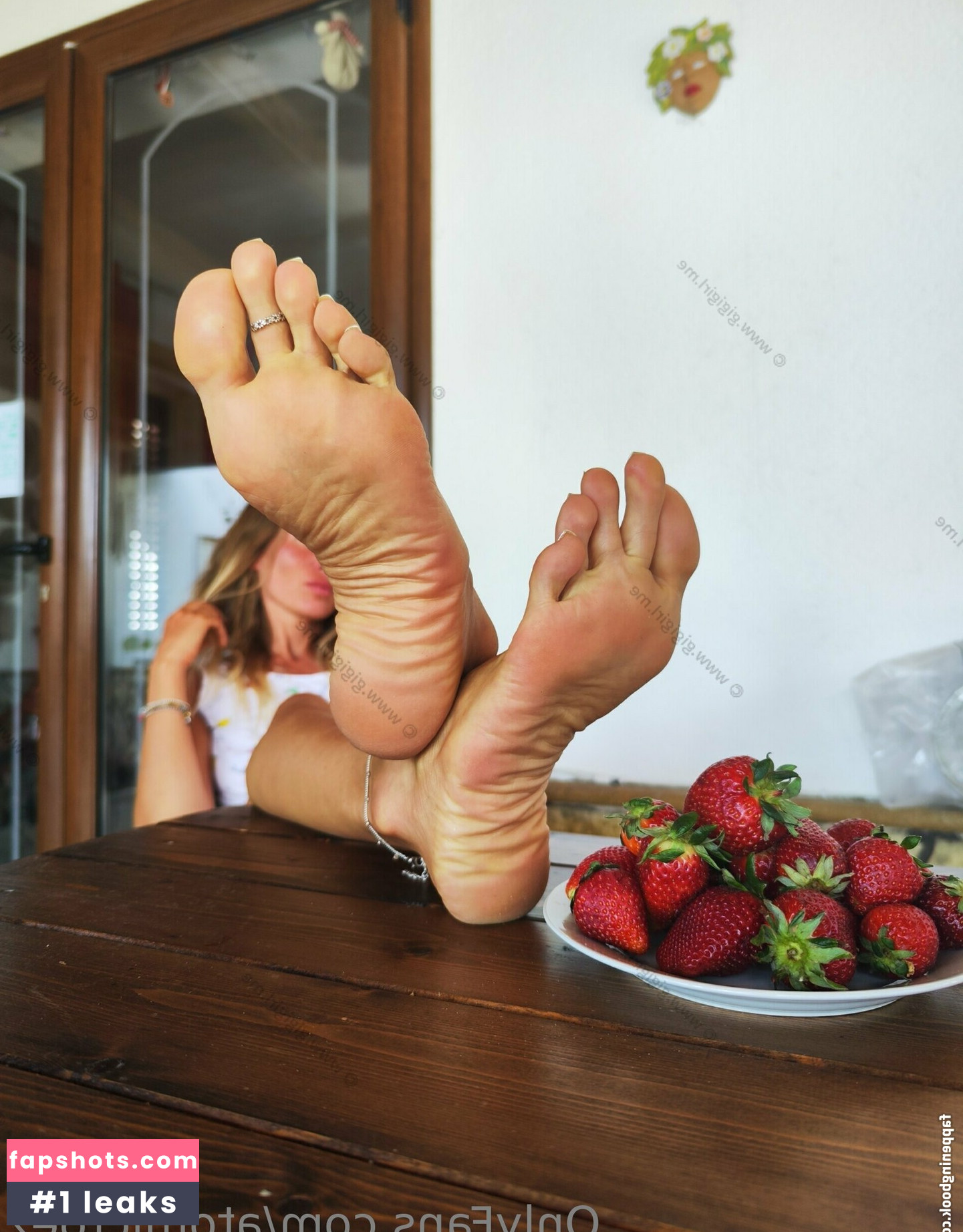 atomictoez gallery photo #34