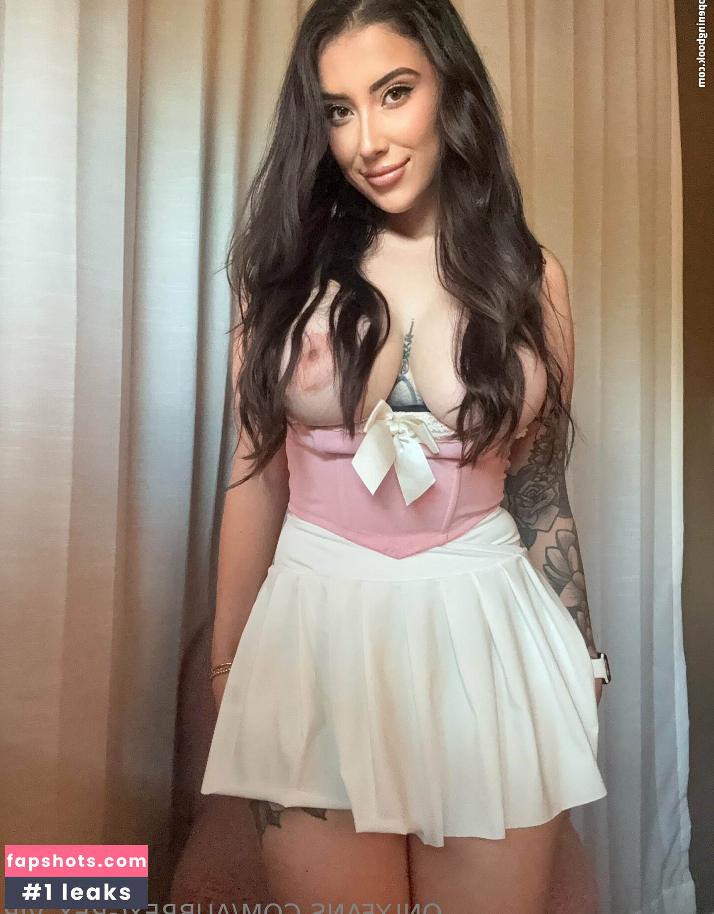 Aubrey Grey gallery photo #10