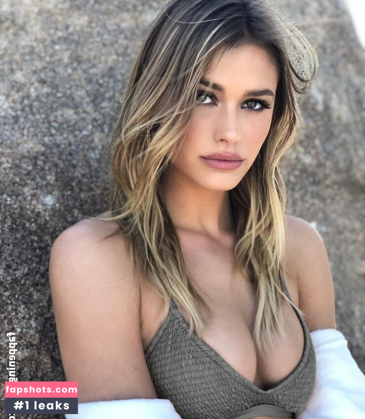 Aubrie Williams gallery photo #16