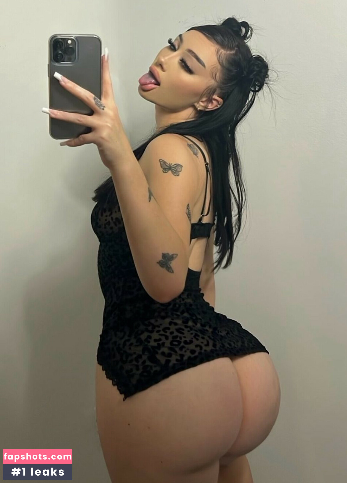 Auhneesh Nicole gallery photo #25