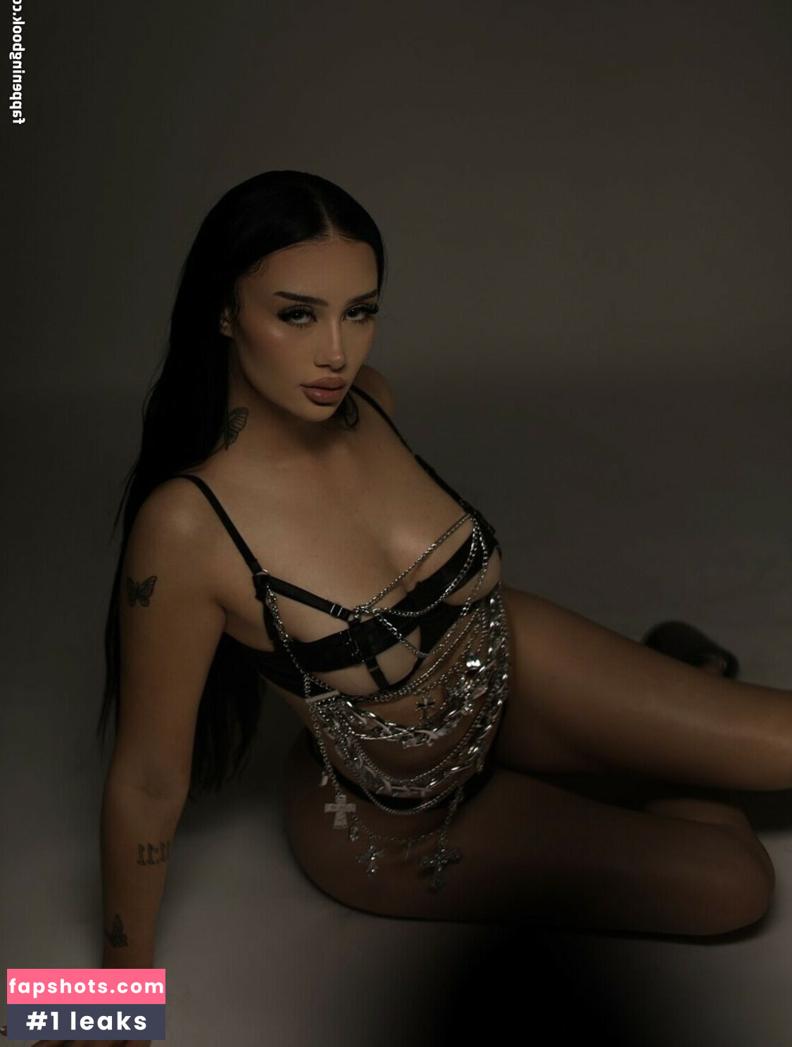 Auhneesh Nicole gallery photo #33