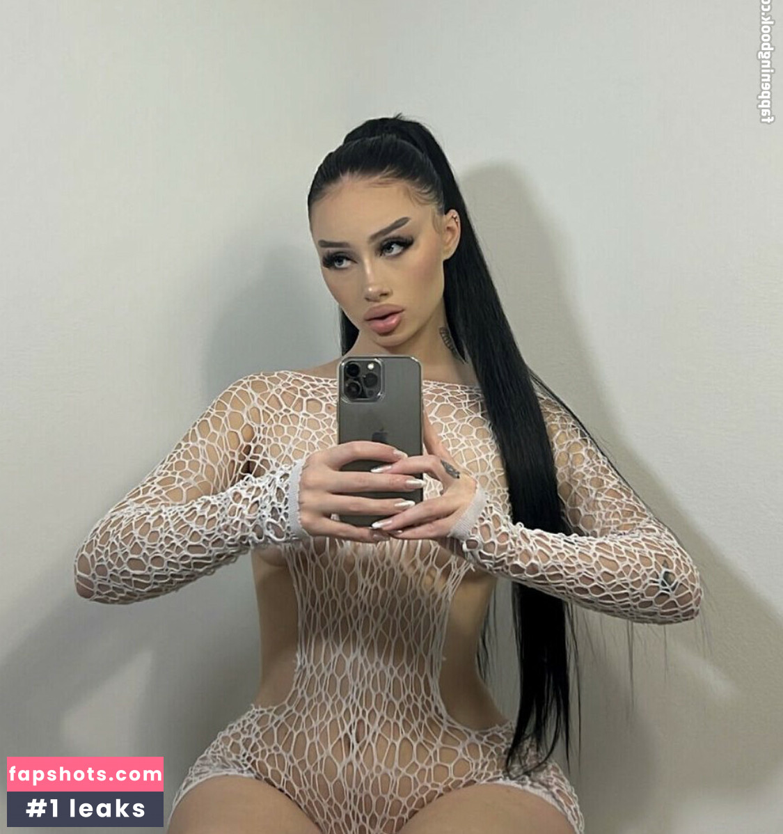 Auhneesh Nicole gallery photo #43