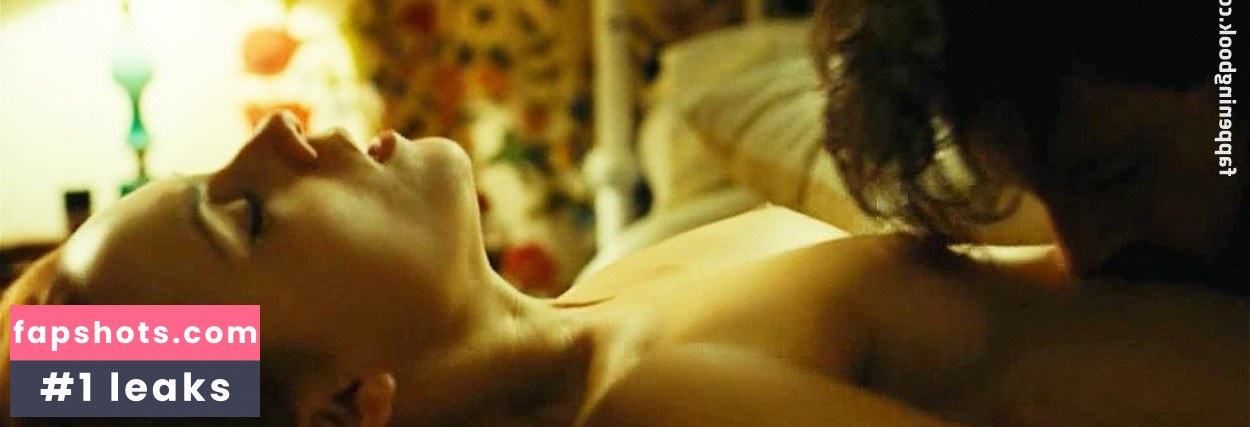 Aura Garrido gallery photo #27