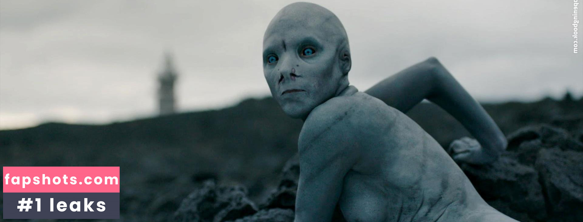 Aura Garrido gallery photo #39