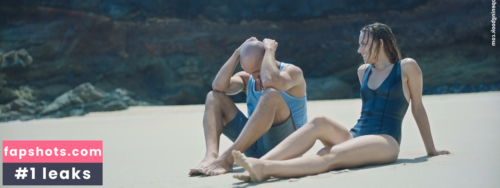 Aura Garrido gallery photo #5