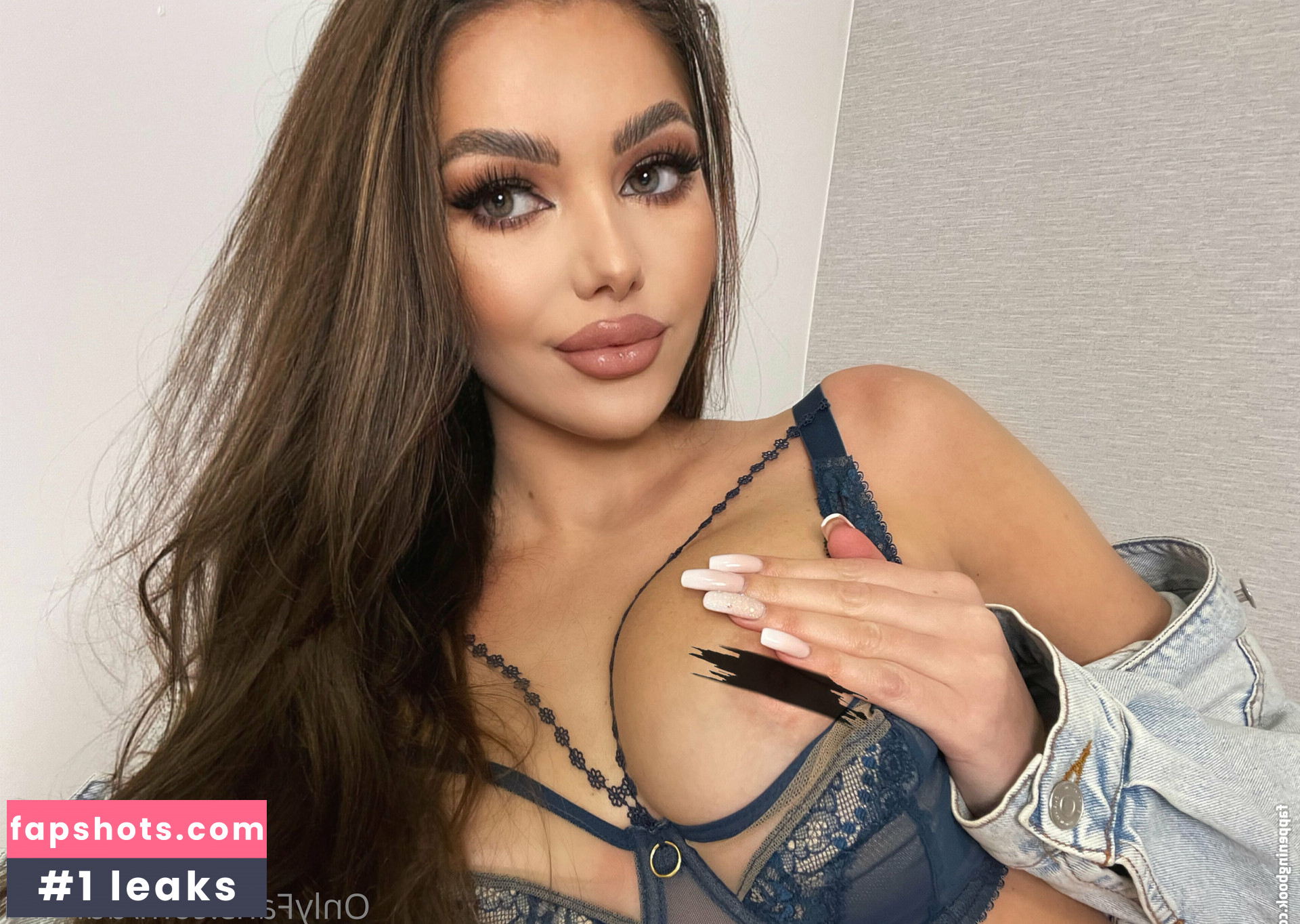 Aurelia gallery photo #42