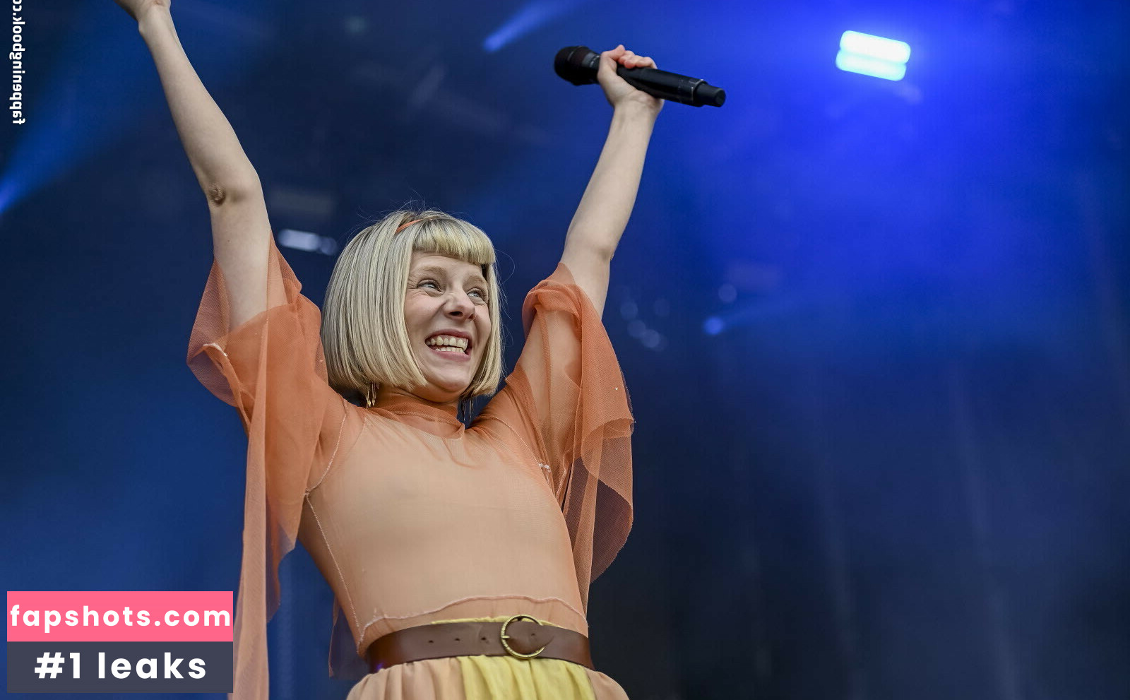 Aurora Aksnes gallery photo #110