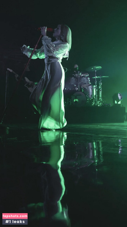 Aurora Aksnes gallery photo #12