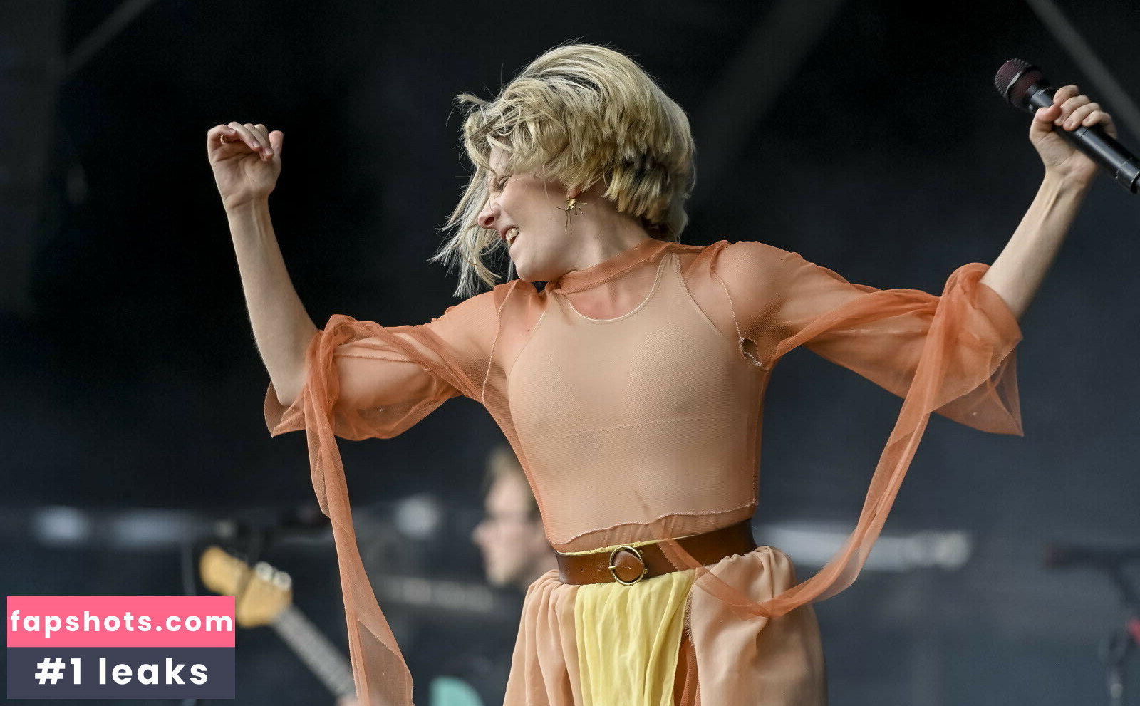 Aurora Aksnes gallery photo #112