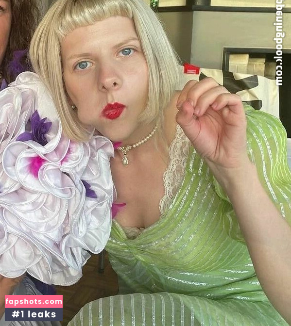 Aurora Aksnes gallery photo #115