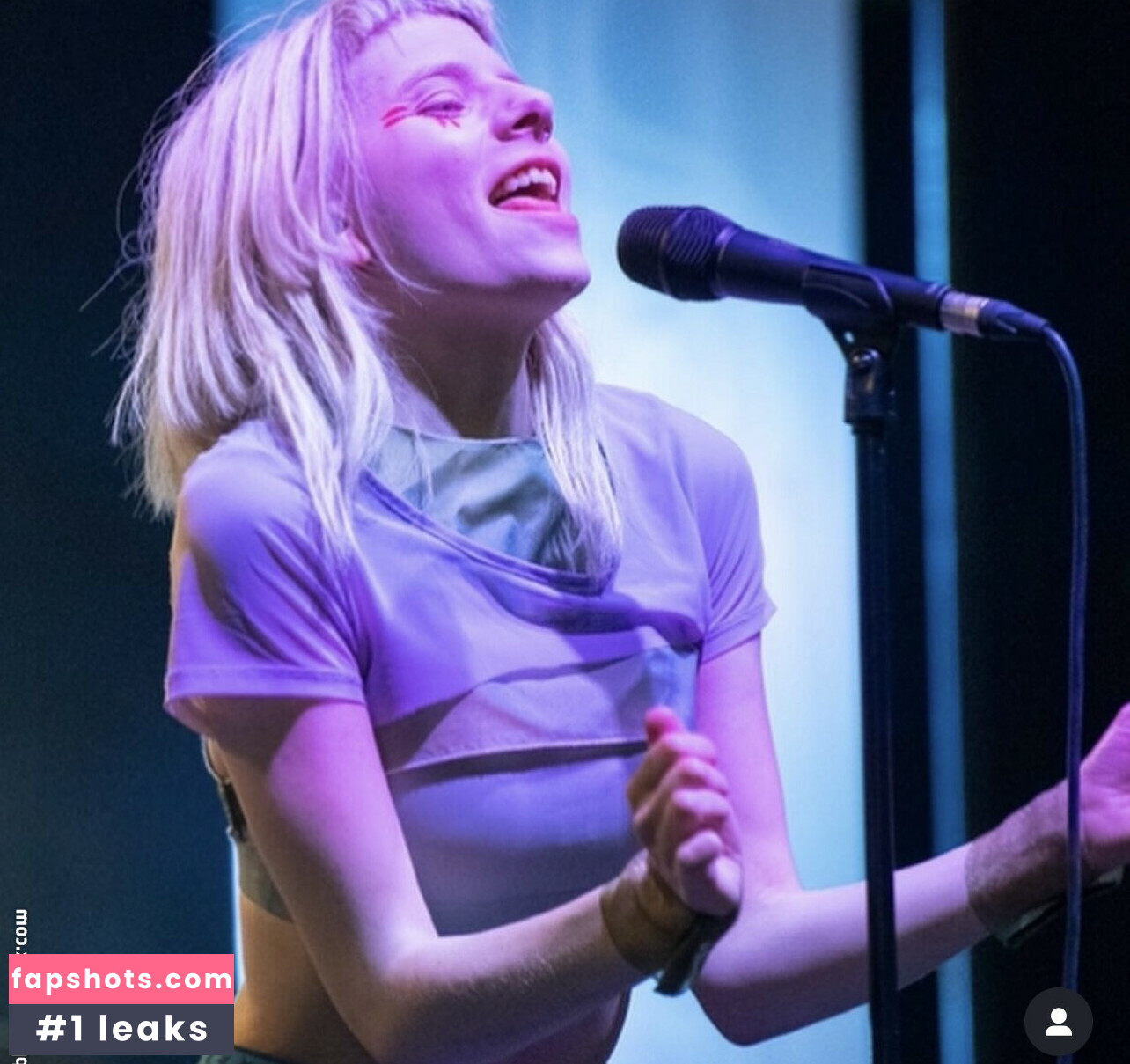 Aurora Aksnes gallery photo #120