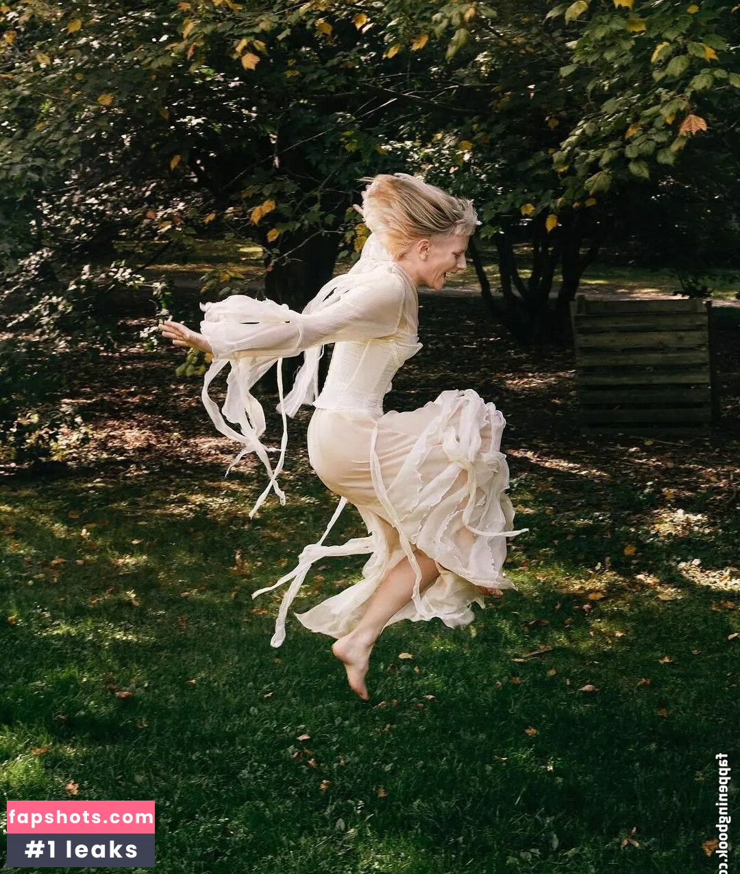 Aurora Aksnes gallery photo #121