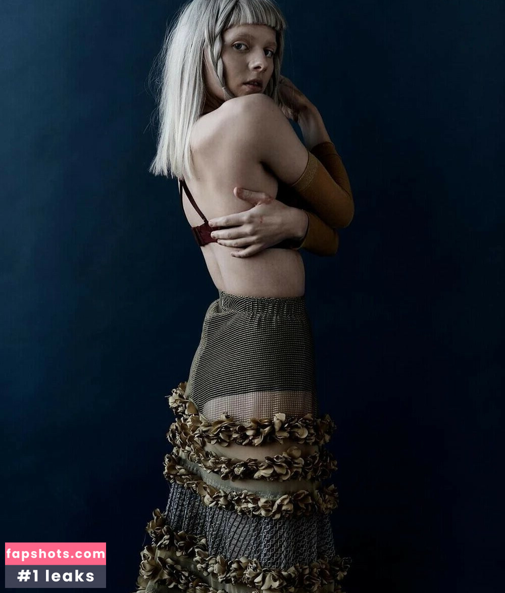 Aurora Aksnes gallery photo #135