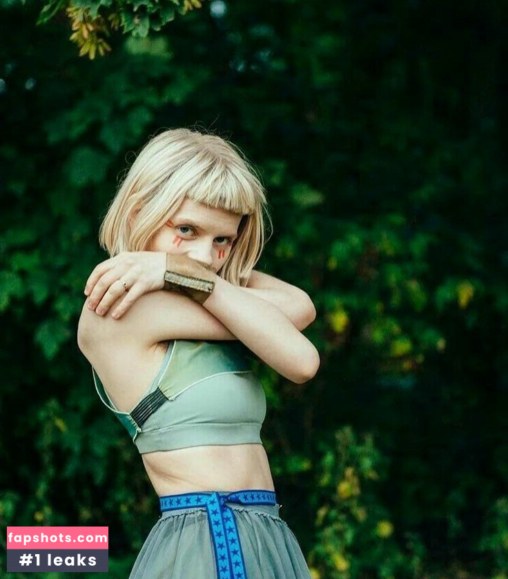 Aurora Aksnes gallery photo #139