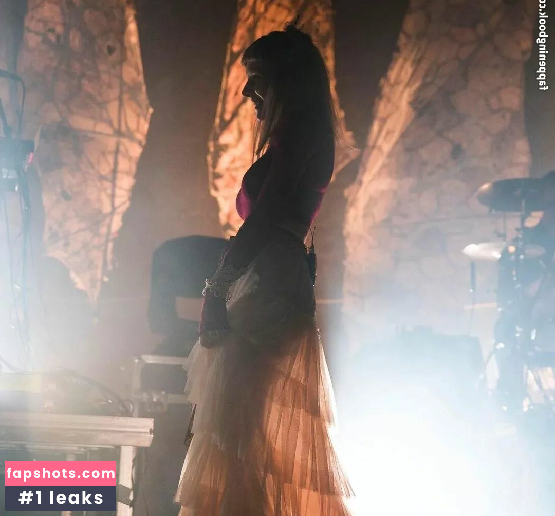 Aurora Aksnes gallery photo #143