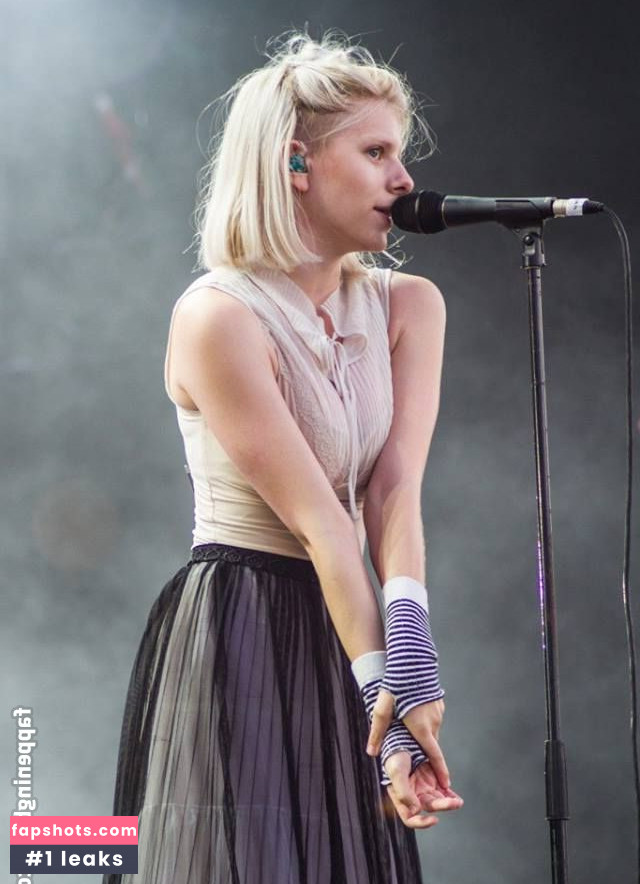 Aurora Aksnes gallery photo #151