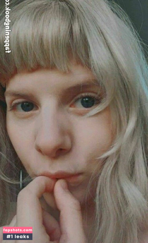 Aurora Aksnes gallery photo #60