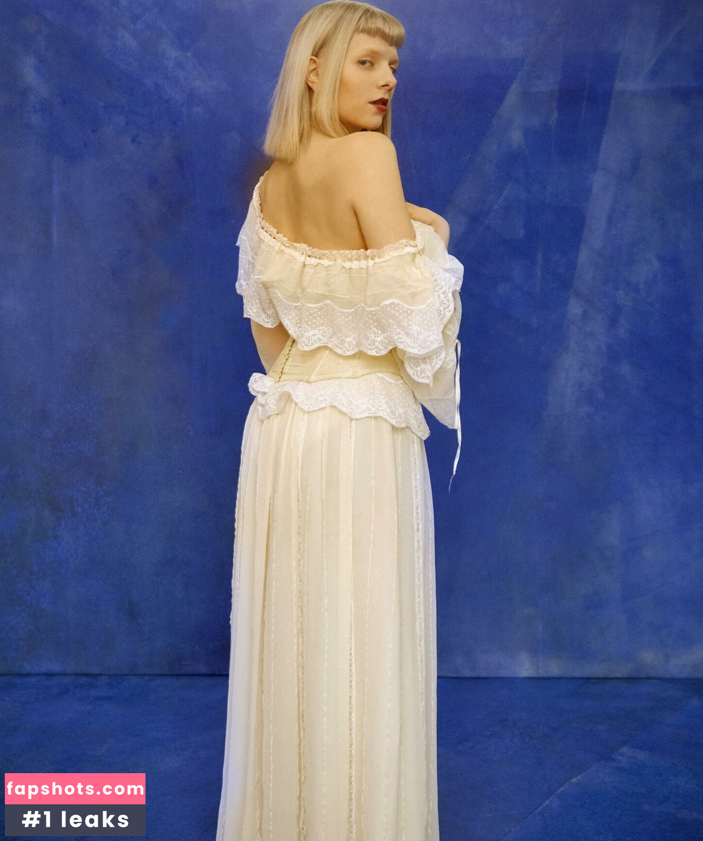 Aurora Aksnes gallery photo #75