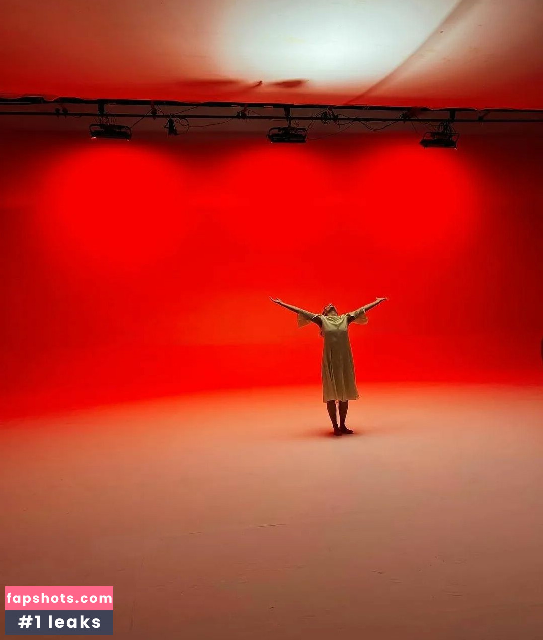 Aurora Aksnes gallery photo #77