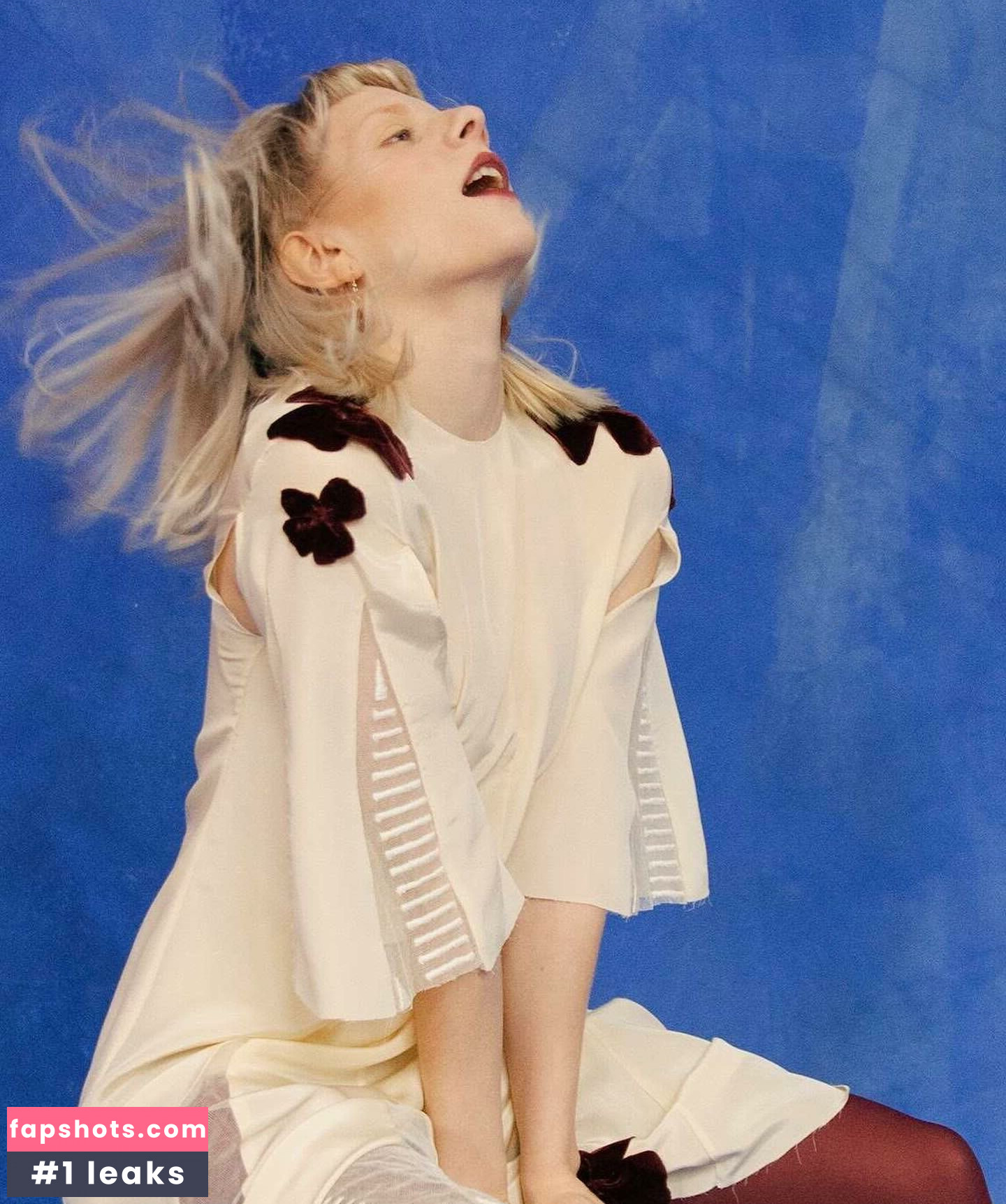 Aurora Aksnes gallery photo #78