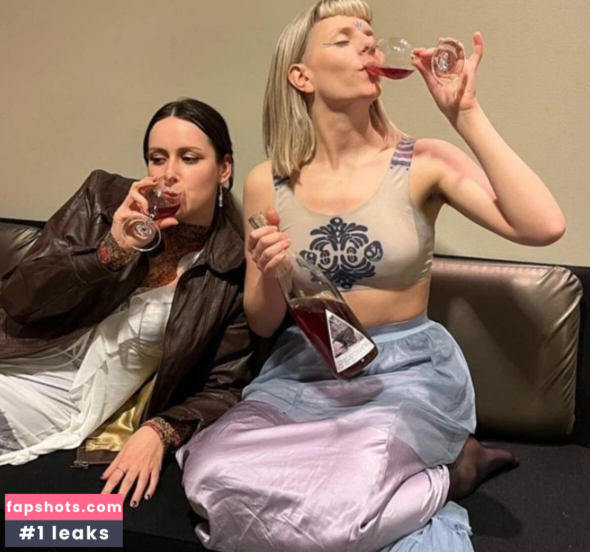 Aurora Aksnes gallery photo #79