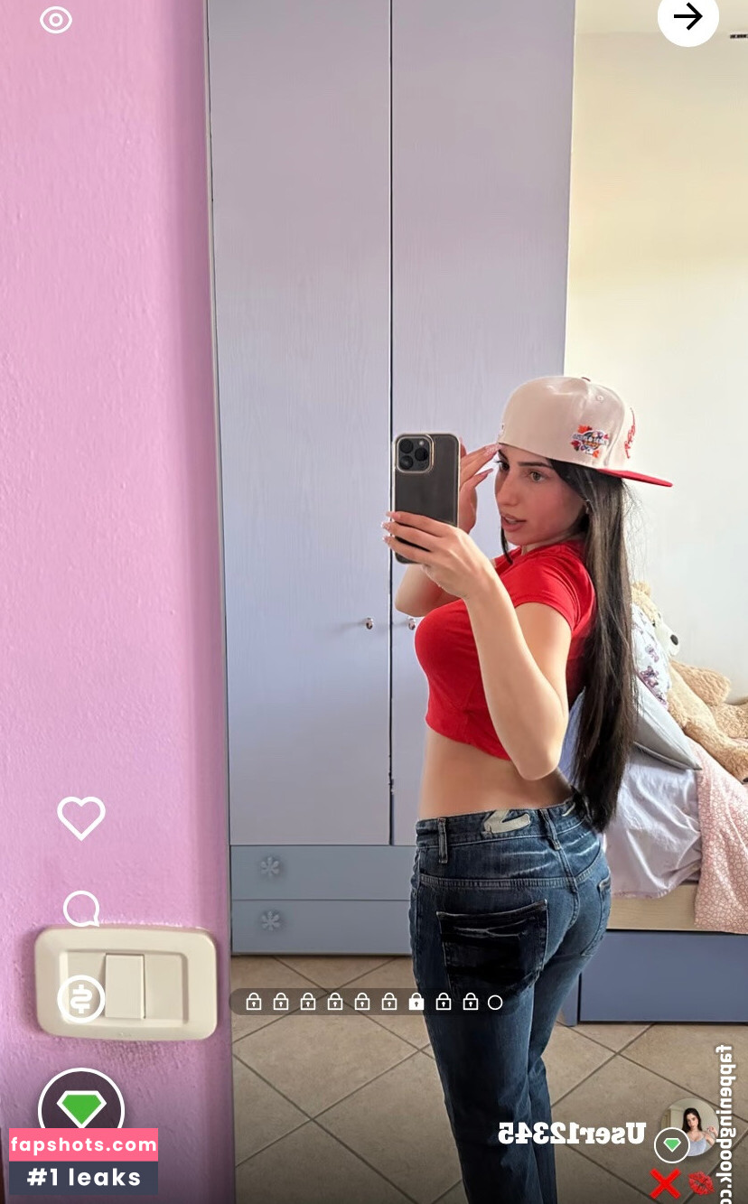 Aurora Becarelli gallery photo #9