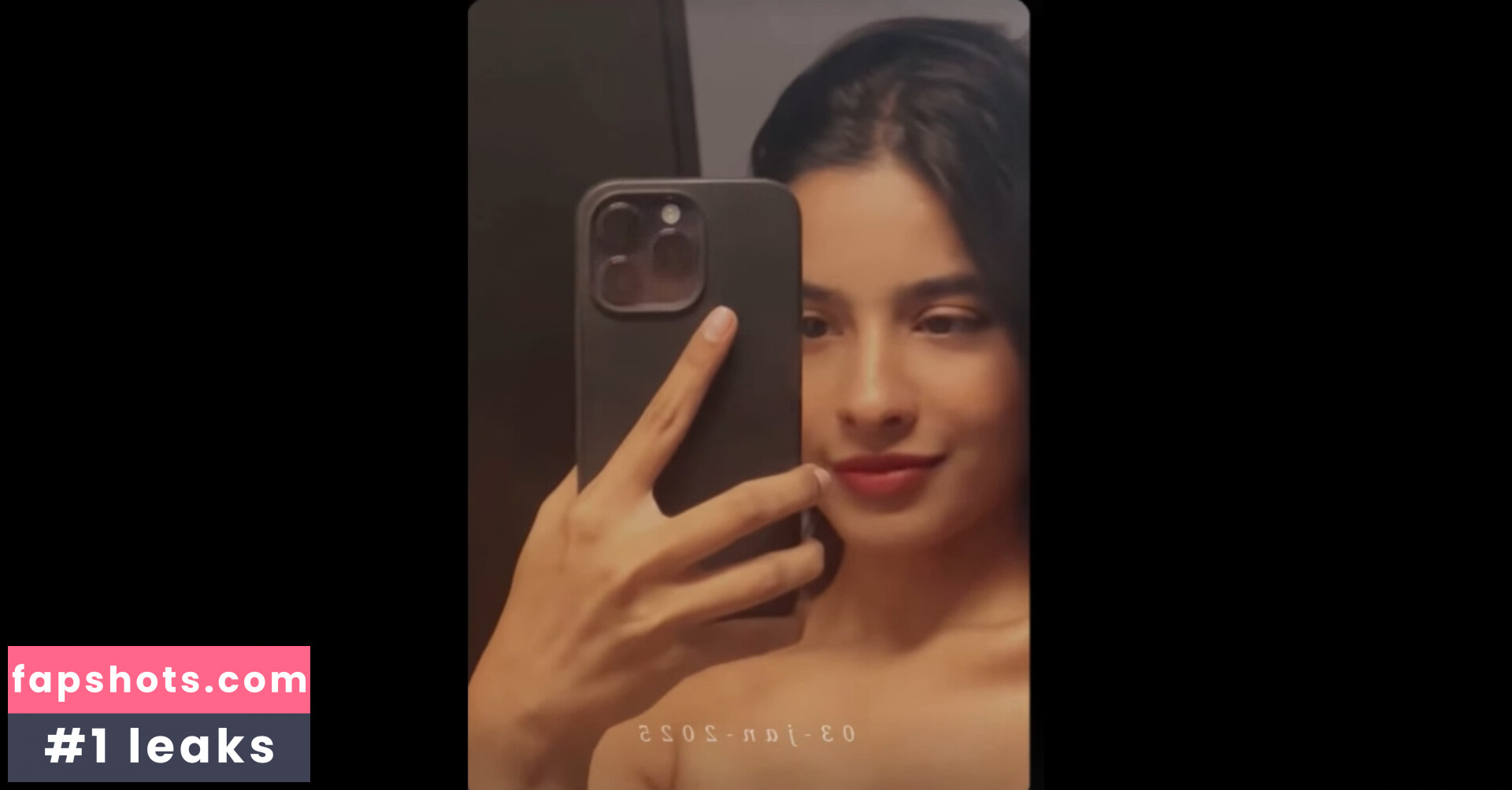 Aurora Sinclair gallery photo #19