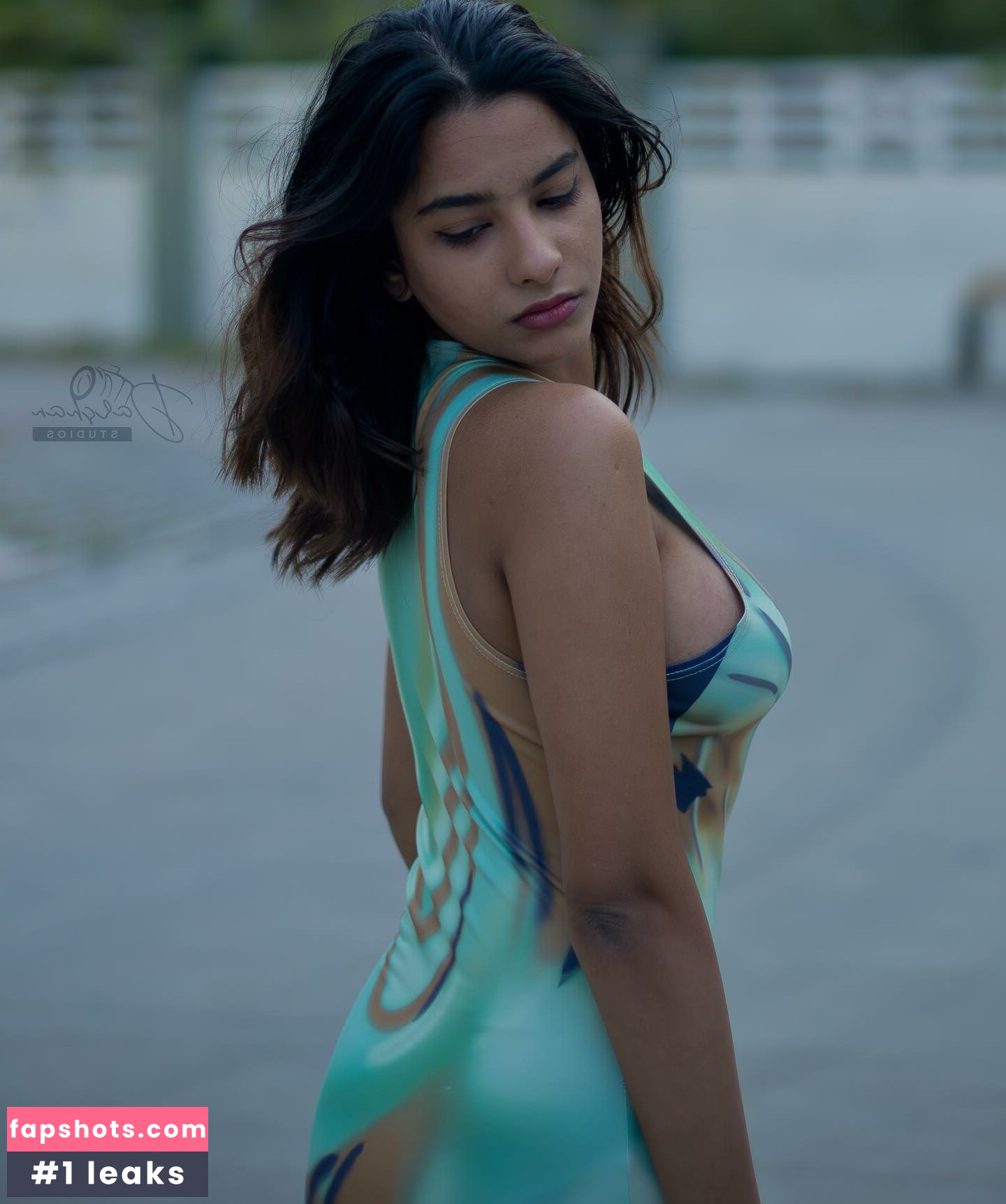 Aurora Sinclair gallery photo #6