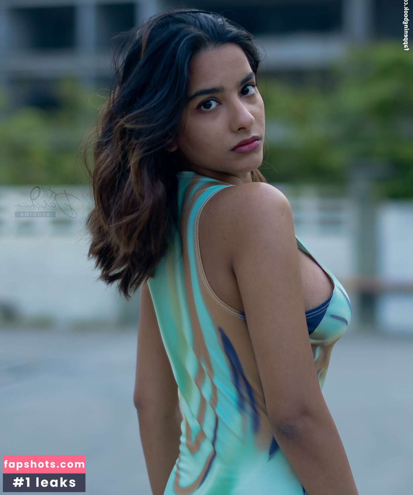 Aurora Sinclair gallery photo #8