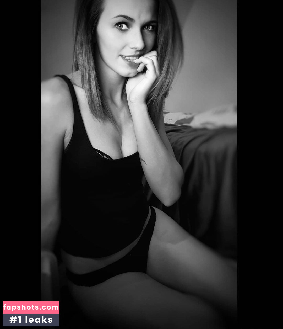 aurora_t gallery photo #4