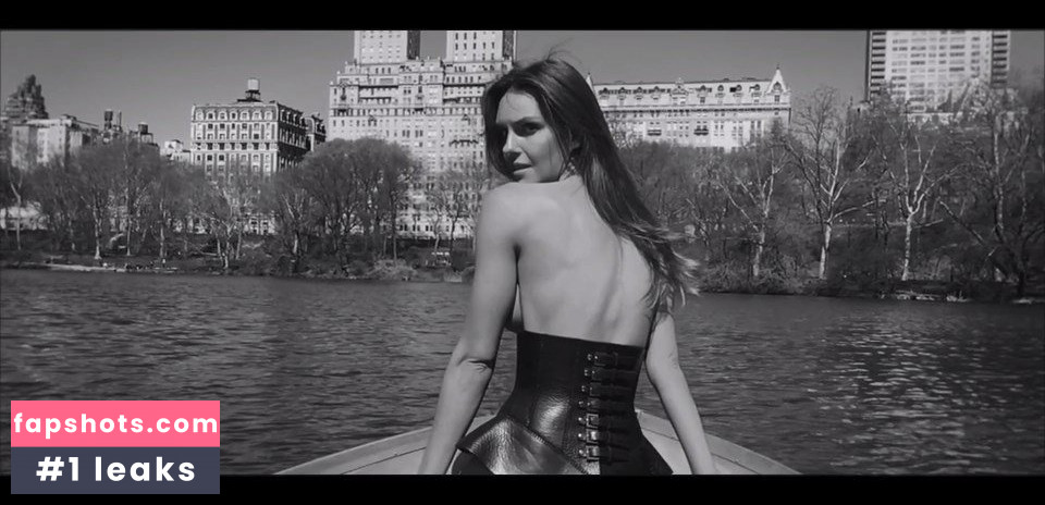 Autumn Holley gallery photo #52