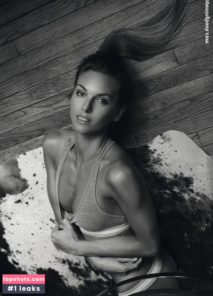 Autumn Holley gallery photo #70