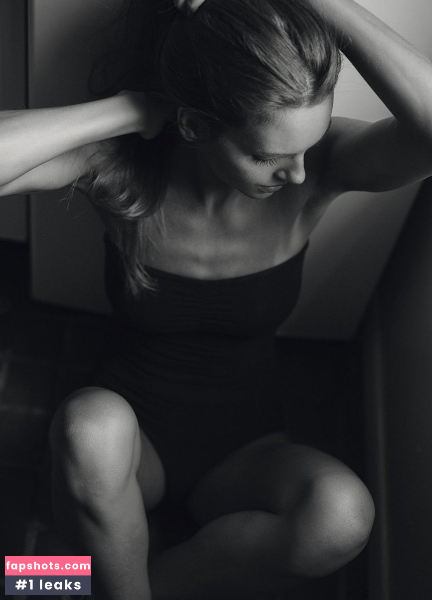 Autumn Holley gallery photo #74