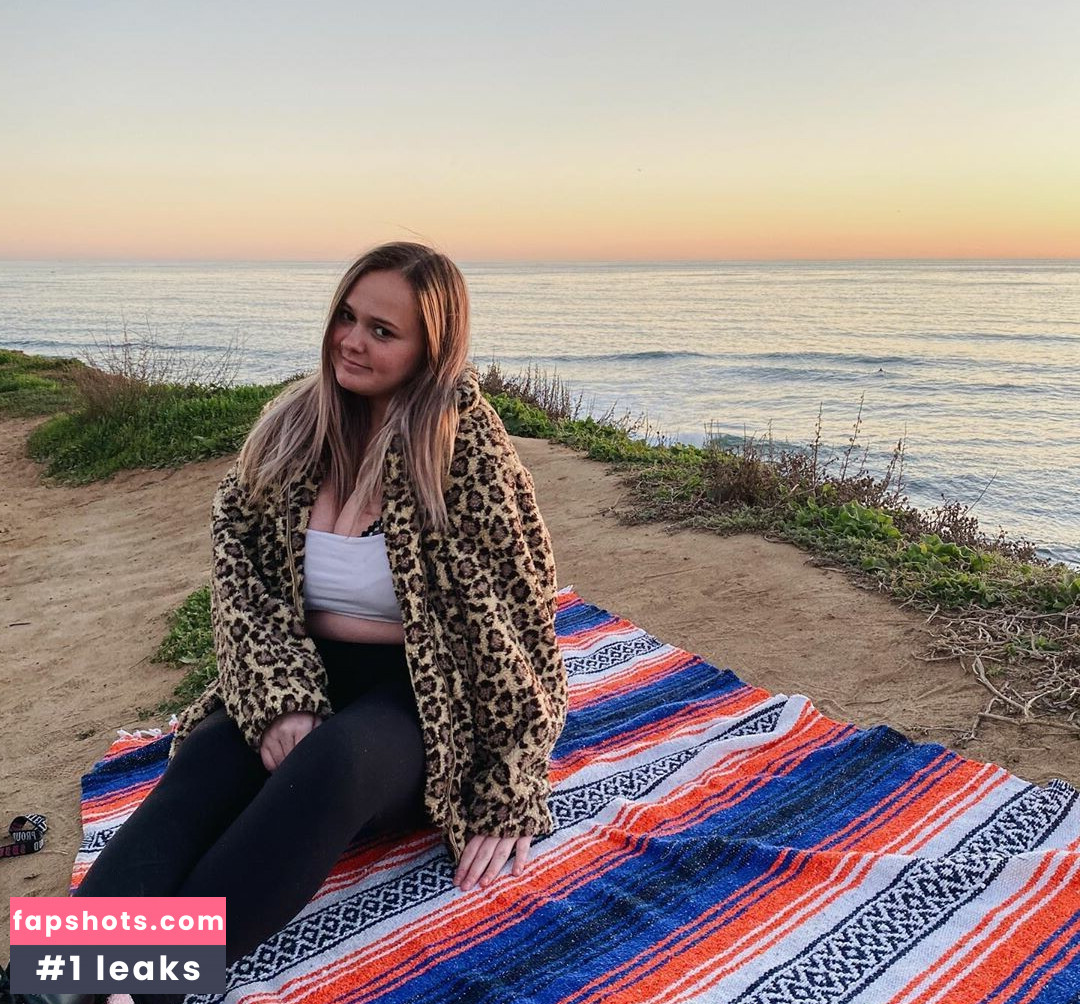 Autumn Lee gallery photo #22