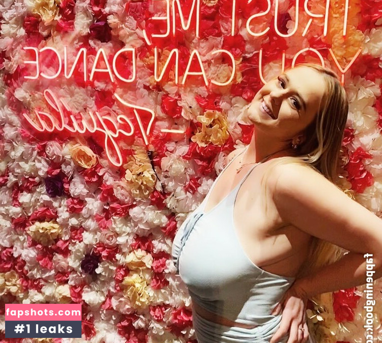 Autumn Lee gallery photo #28