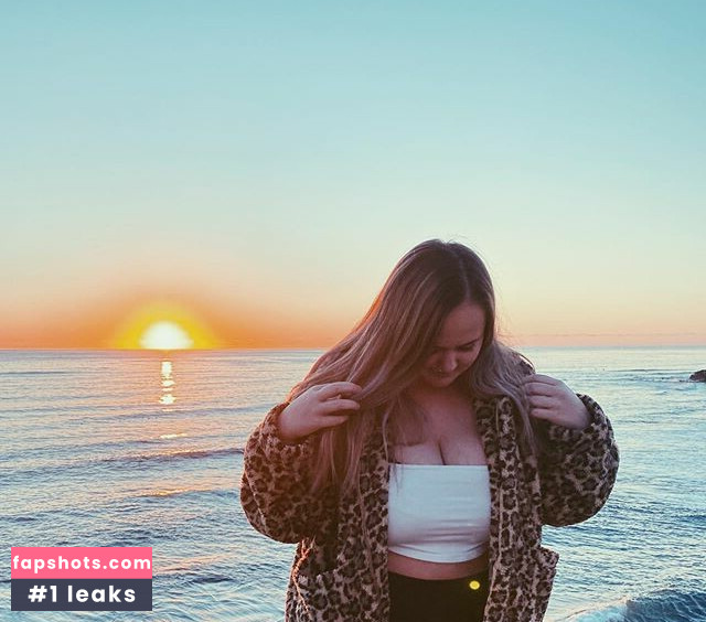 Autumn Lee gallery photo #6