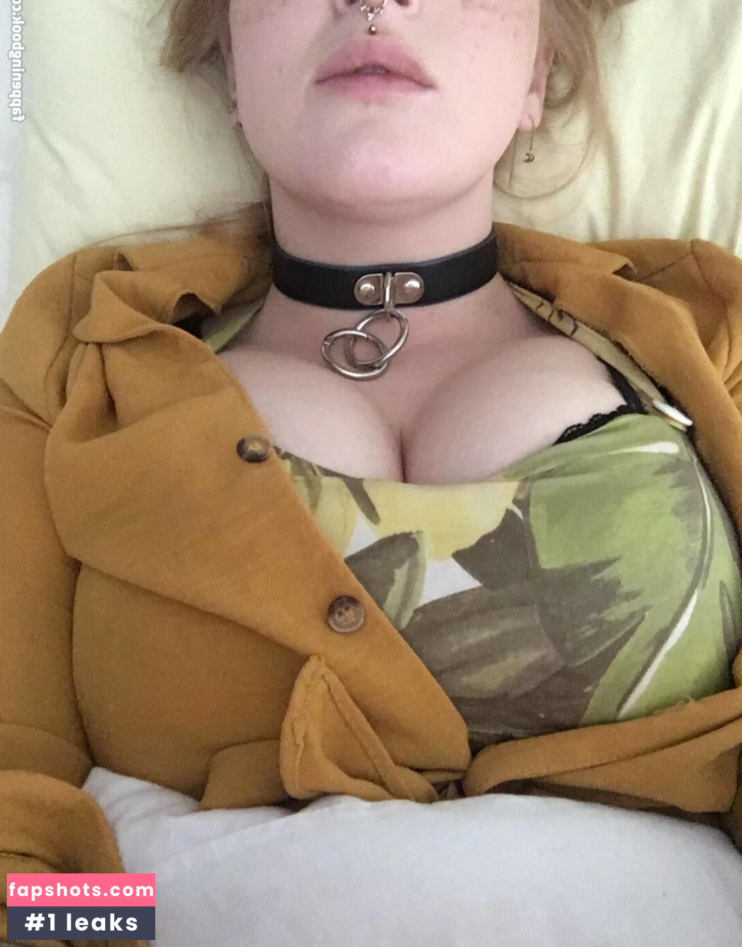 autumnburlesque nude babe gallery