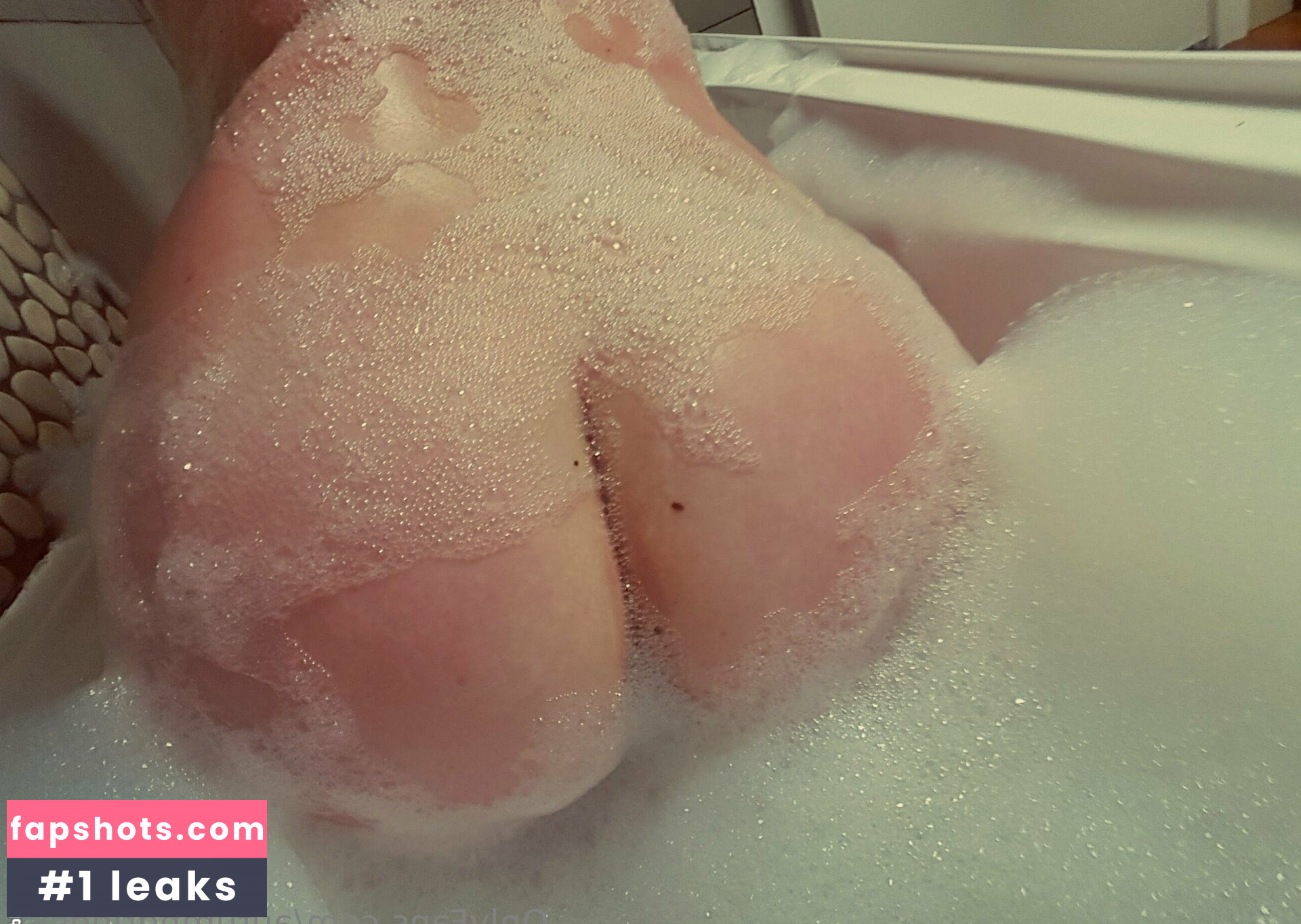 autumngrinds88 gallery photo #2