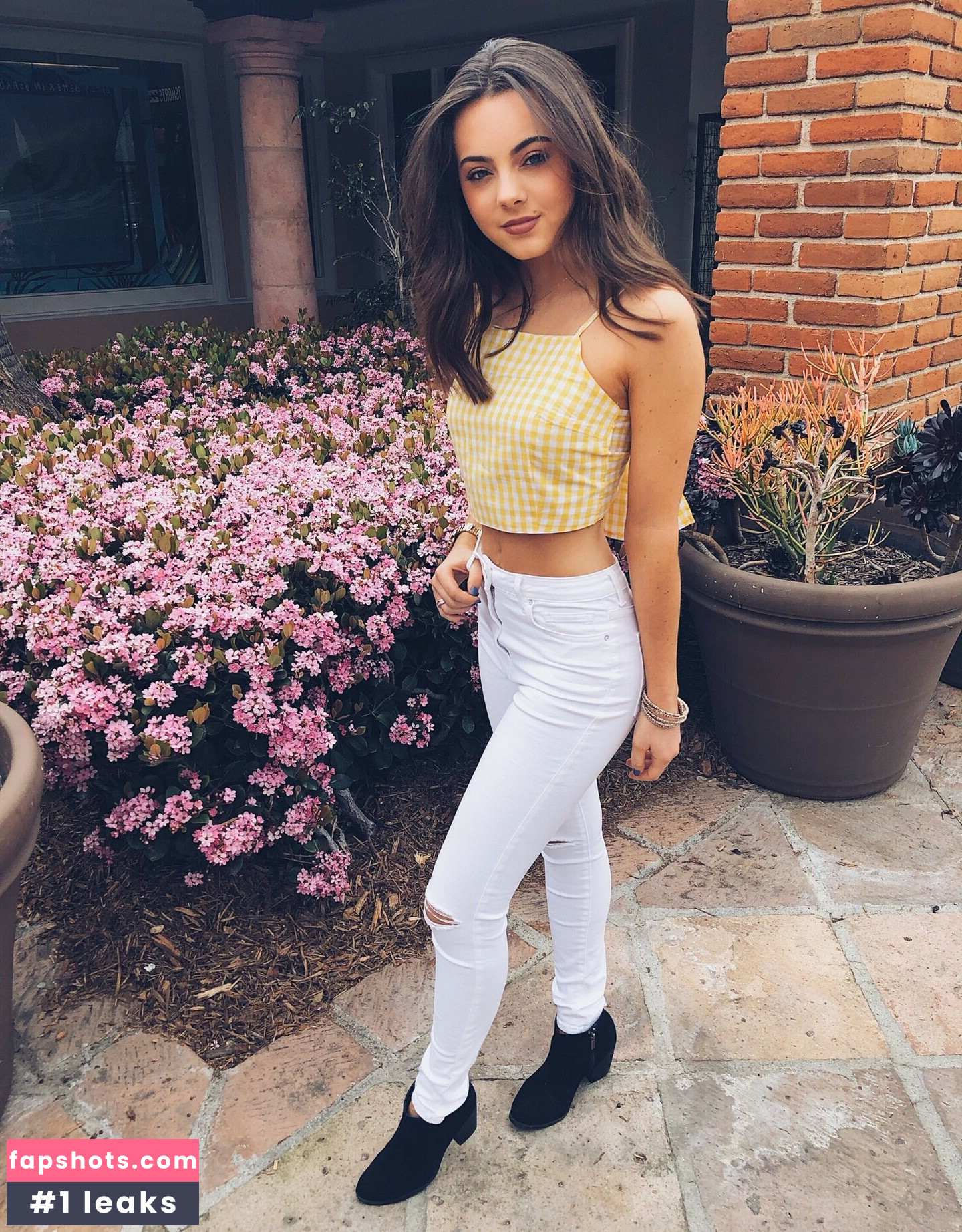 Ava Allan gallery photo #15