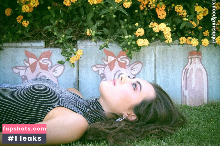 Ava Allan gallery photo #31