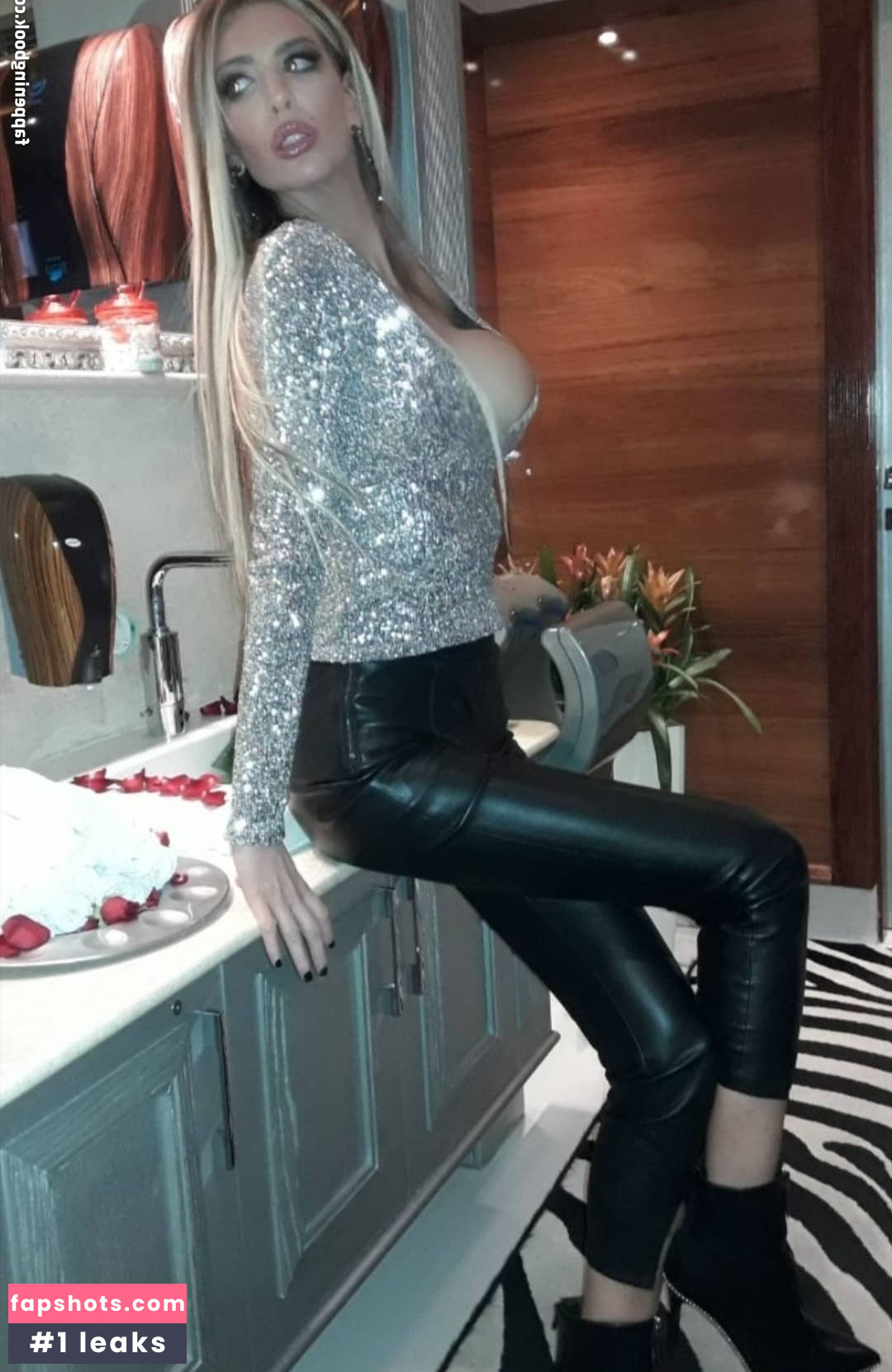 Ava Karabatić gallery photo #30