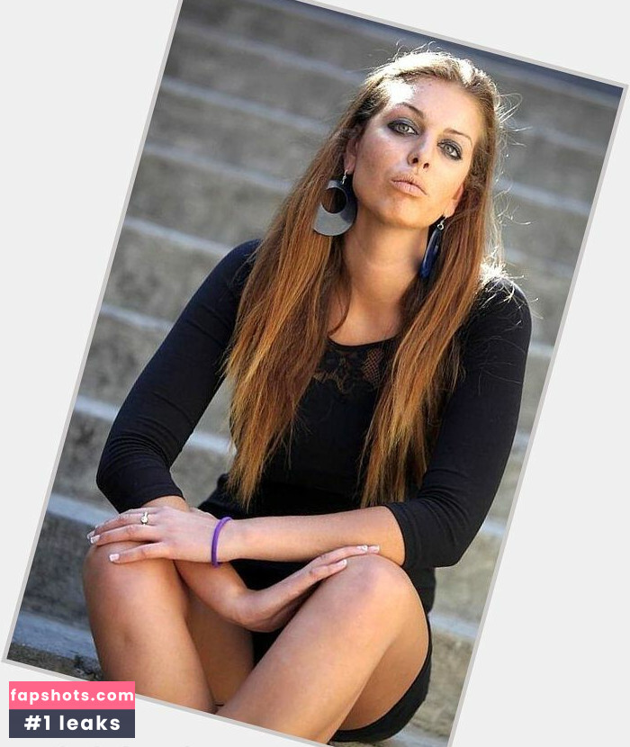 Ava Karabatić nude babe gallery