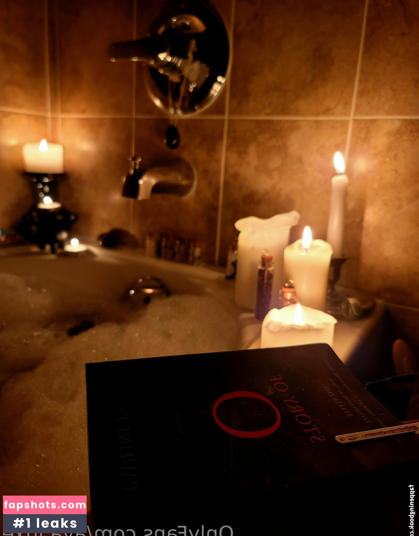 ava.luxe nude babe gallery