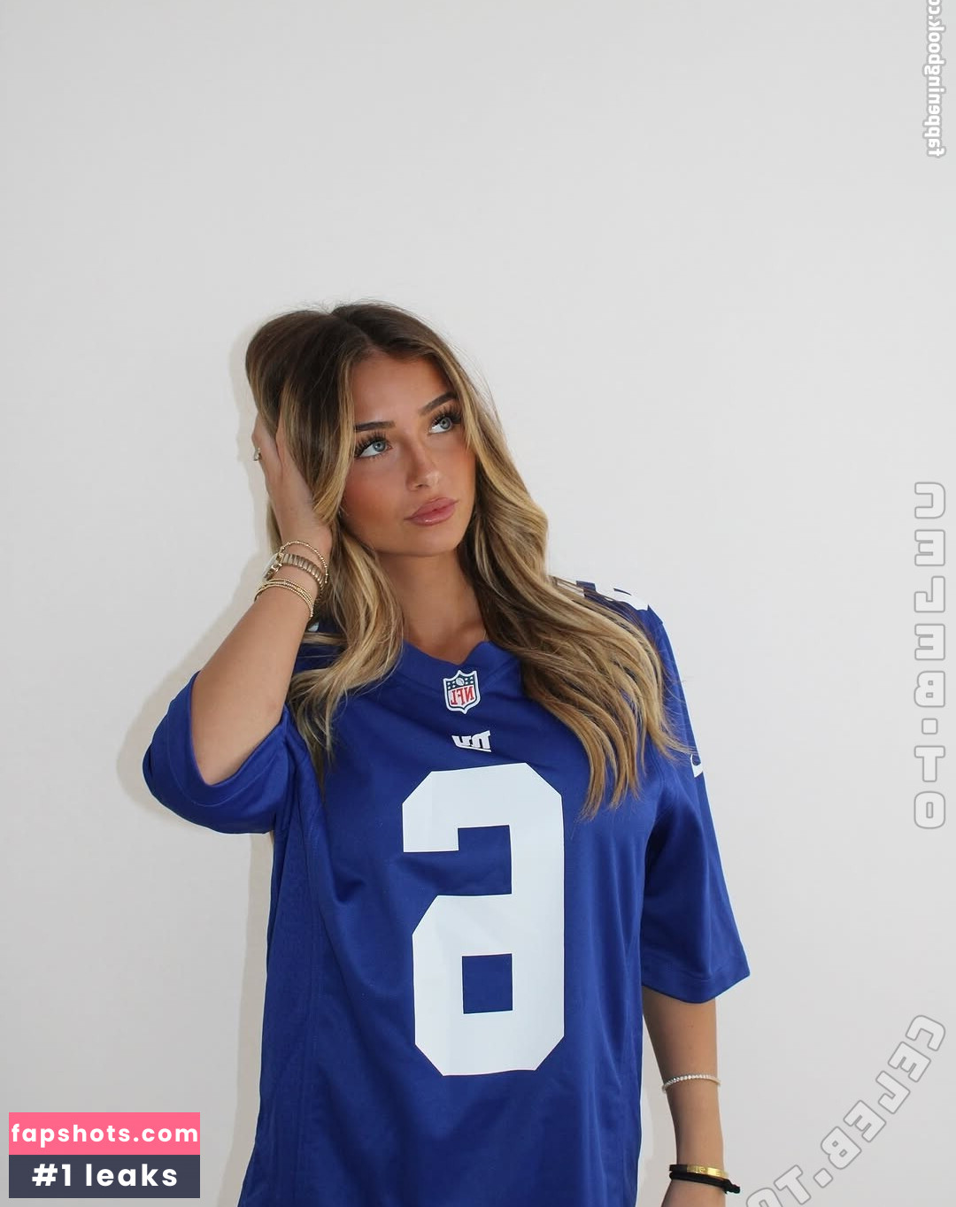 Ava Majury gallery photo #15